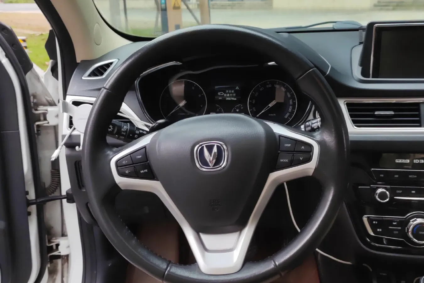 2015 ChangAn Alsvin V7 1.6L 124HP L4 4AT,autocango,china used car exporter,china ev exporter,chinese used car exporter,chinese used ev exporter