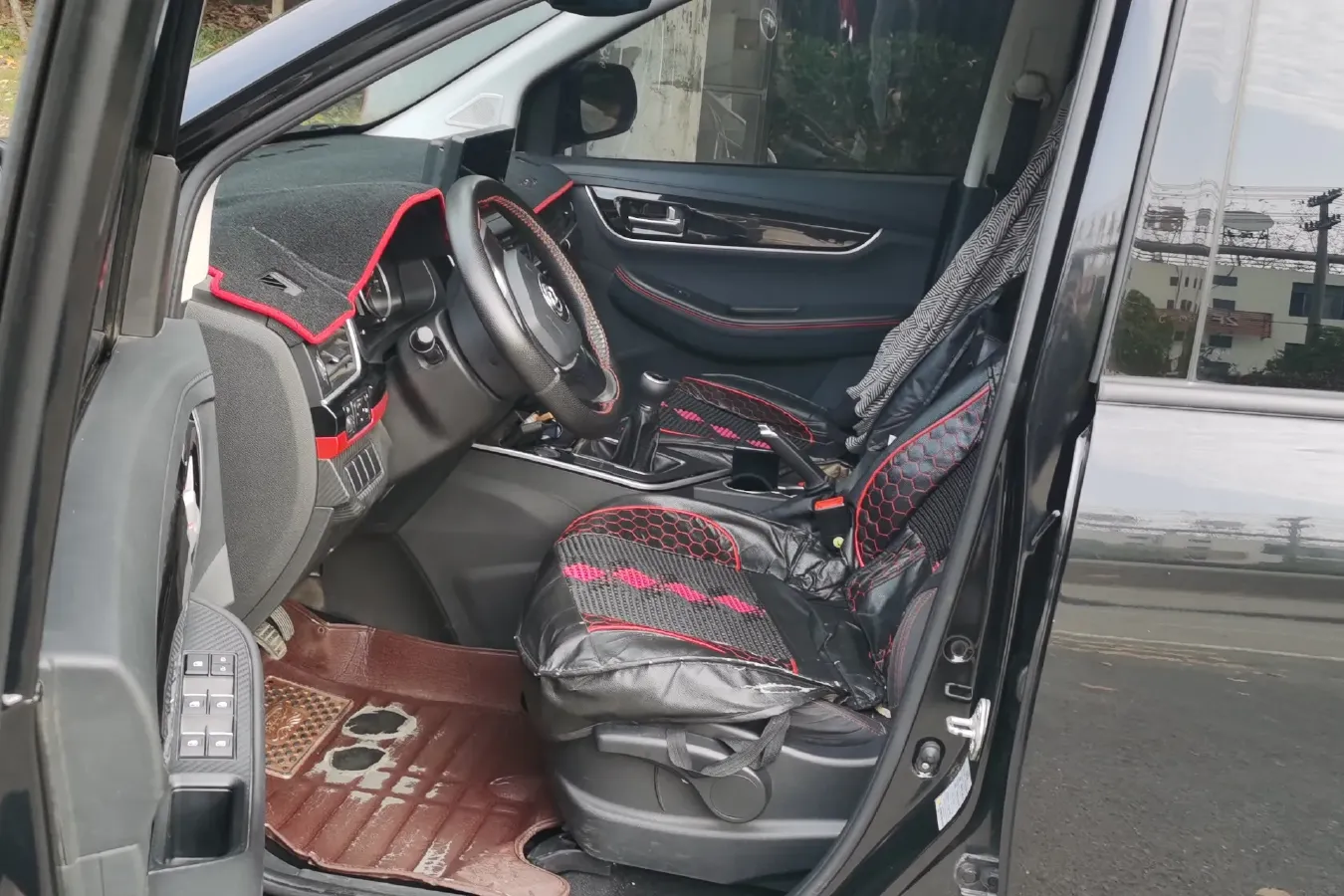 2019 DongFeng Forthing SX6 1.6L 122HP L4 5MT,autocango,china used car exporter,china ev exporter,chinese used car exporter,chinese used ev exporter