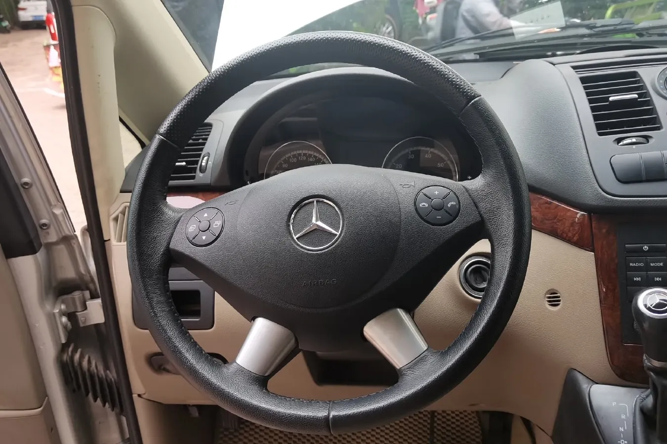 2013 Mercedes-Benz Viano 3.0L 224HP V6 5AT,autocango,china used car exporter,china ev exporter,chinese used car exporter,chinese used ev exporter