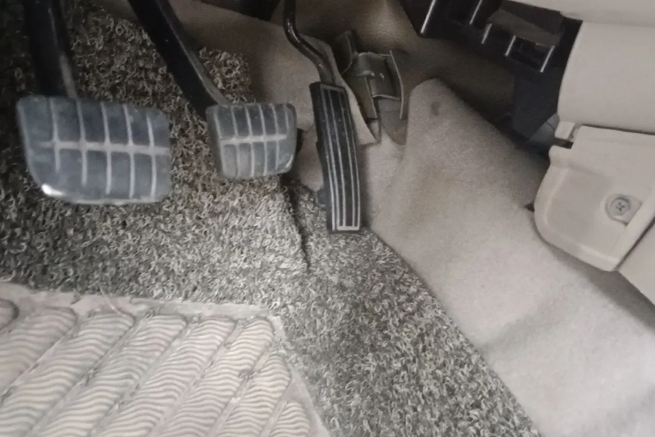 2013 Dongfeng RuiQi MPV 2.4L 139HP L4 5MT,autocango,china used car exporter,china ev exporter,chinese used car exporter,chinese used ev exporter