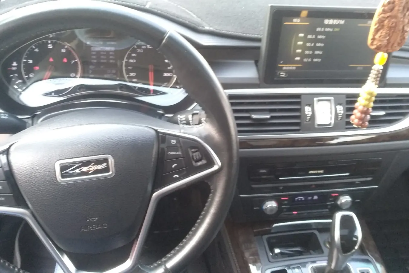 2016 Zotye Z700 1.8T 177HP L4 6DCT,autocango,china used car exporter,china ev exporter,chinese used car exporter,chinese used ev exporter