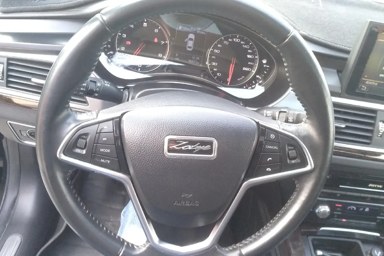 2016 Zotye Z700 1.8T 177HP L4 6DCT,autocango,china used car exporter,china ev exporter,chinese used car exporter,chinese used ev exporter