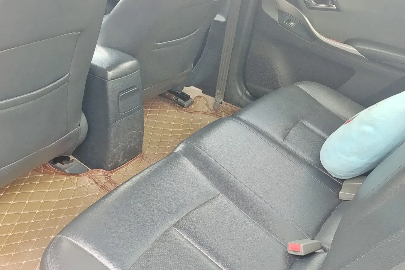 2012 Zotye Z300 1.5L 113HP L4 5MT,autocango,china used car exporter,china ev exporter,chinese used car exporter,chinese used ev exporter