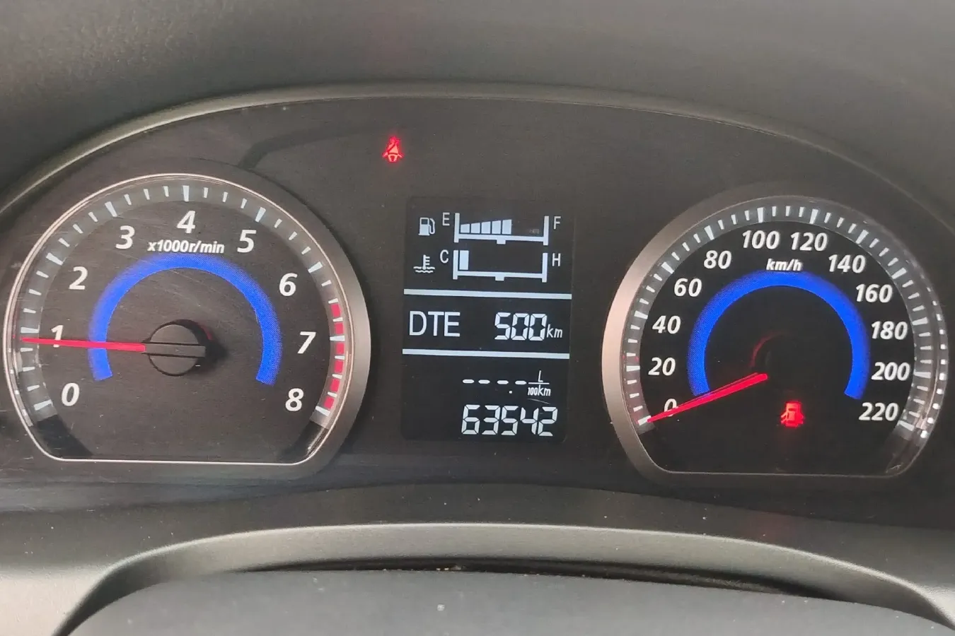 2012 Zotye Z300 1.5L 113HP L4 5MT,autocango,china used car exporter,china ev exporter,chinese used car exporter,chinese used ev exporter