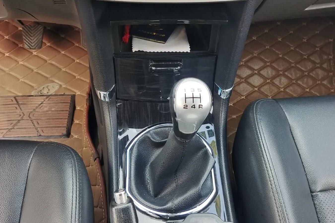 2012 Zotye Z300 1.5L 113HP L4 5MT,autocango,china used car exporter,china ev exporter,chinese used car exporter,chinese used ev exporter