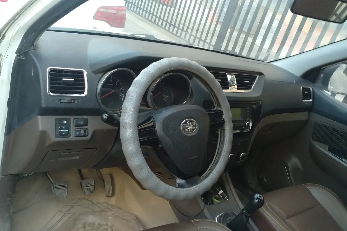 2015 FAW Senia S80 1.5L 109HP L4 5MT,autocango,china used car exporter,china ev exporter,chinese used car exporter,chinese used ev exporter