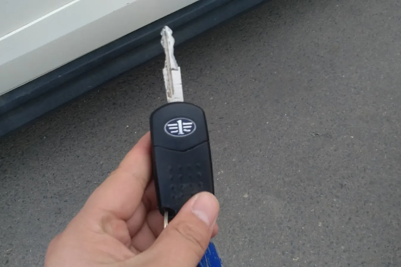 2015 FAW Senia S80 1.5L 109HP L4 5MT,autocango,china used car exporter,china ev exporter,chinese used car exporter,chinese used ev exporter