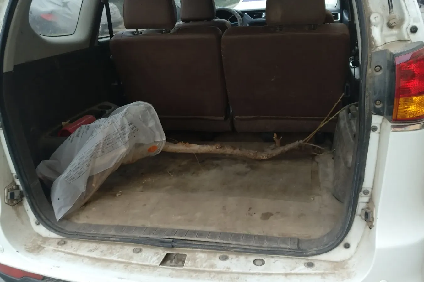 2015 FAW Senia S80 1.5L 109HP L4 5MT,autocango,china used car exporter,china ev exporter,chinese used car exporter,chinese used ev exporter