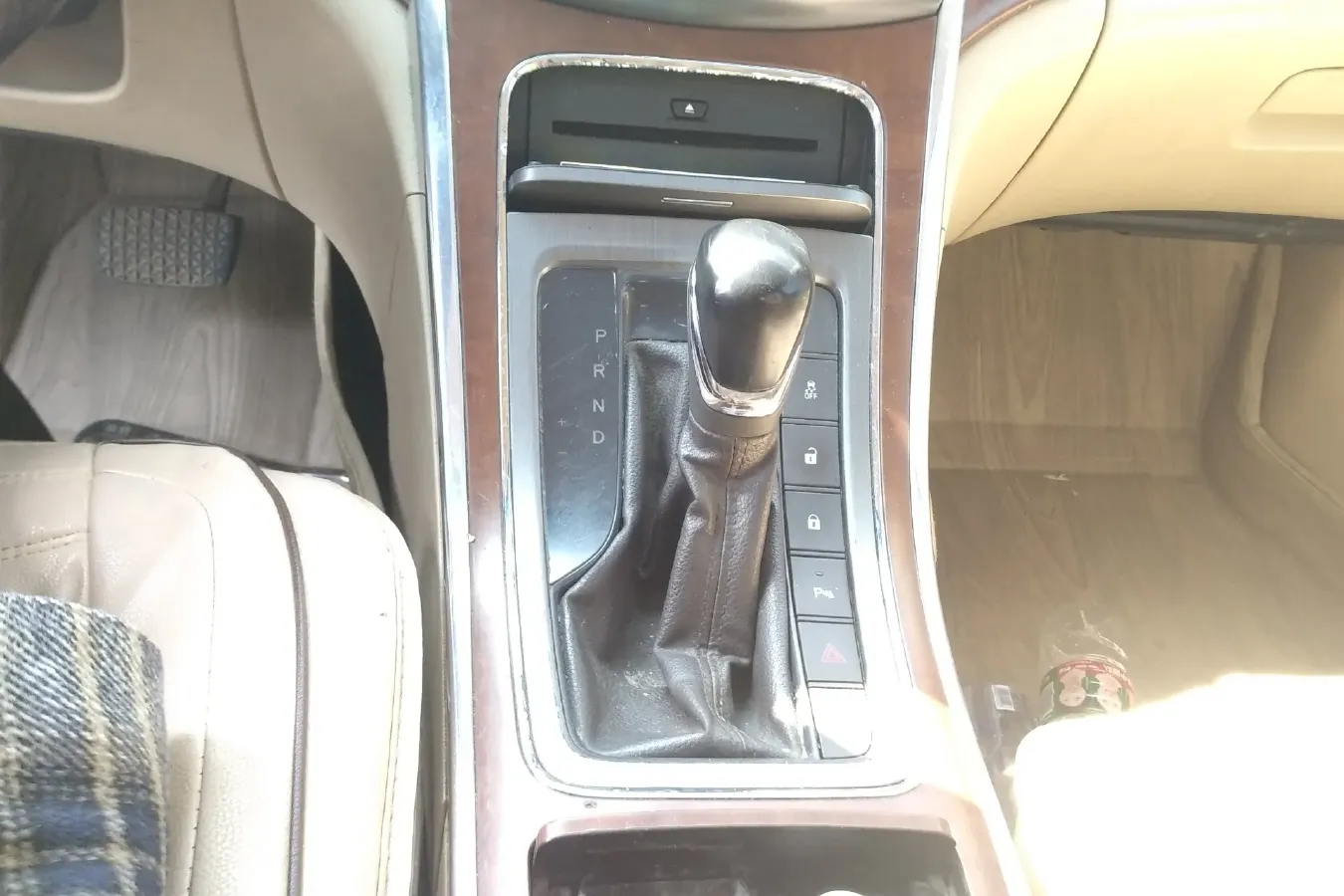 2012 Roewe 950 2.0L 147HP L4 6AT,autocango,china used car exporter,china ev exporter,chinese used car exporter,chinese used ev exporter