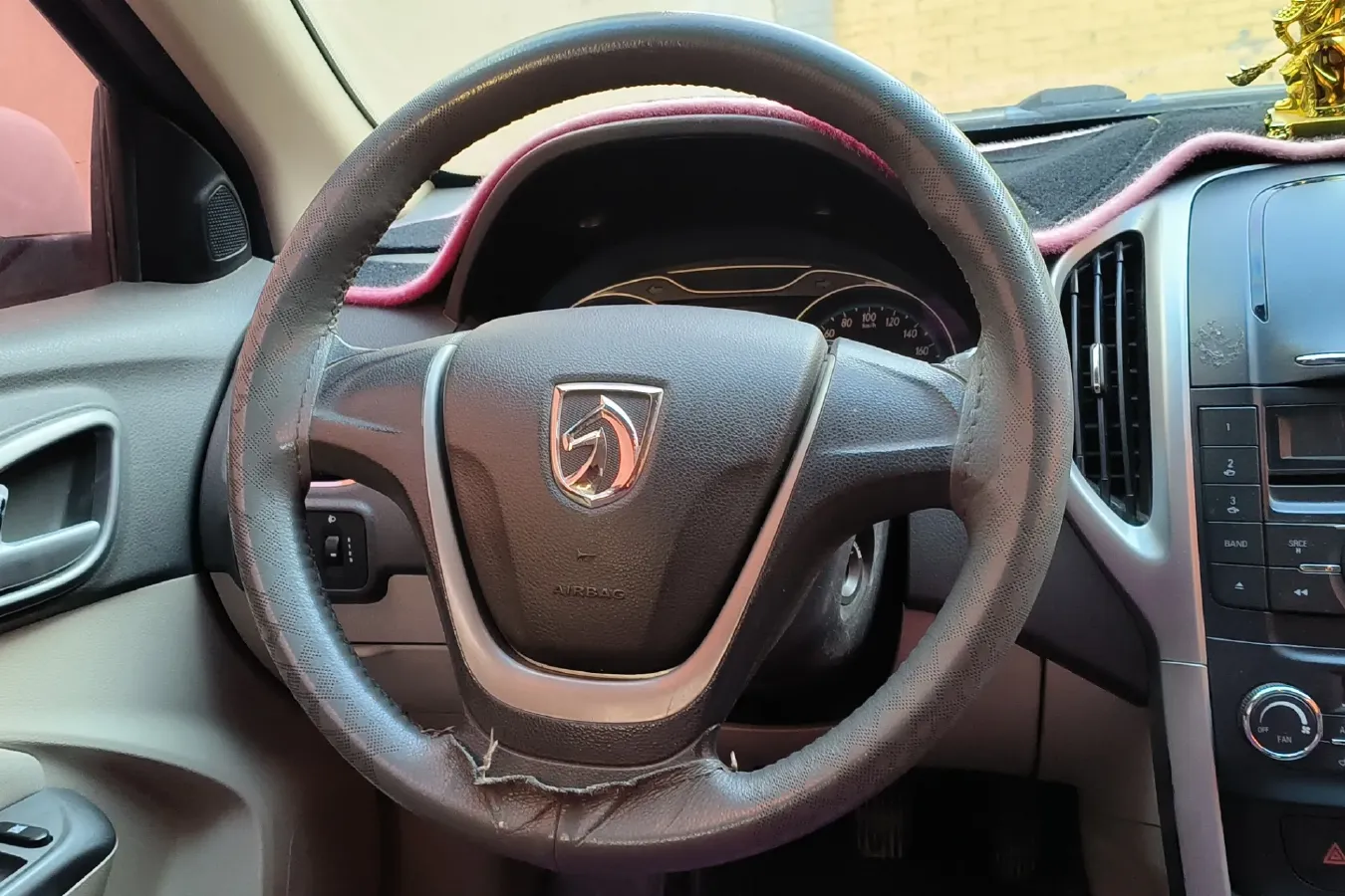 2014 BaoJun 610 1.5L 112HP L4 5MT,autocango,china used car exporter,china ev exporter,chinese used car exporter,chinese used ev exporter