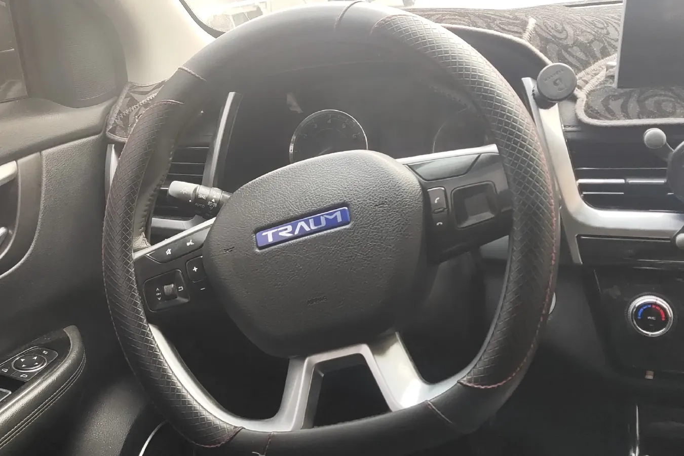 2018 Traum SEEK 5 1.5T 150HP L4 6MT,autocango,china used car exporter,china ev exporter,chinese used car exporter,chinese used ev exporter