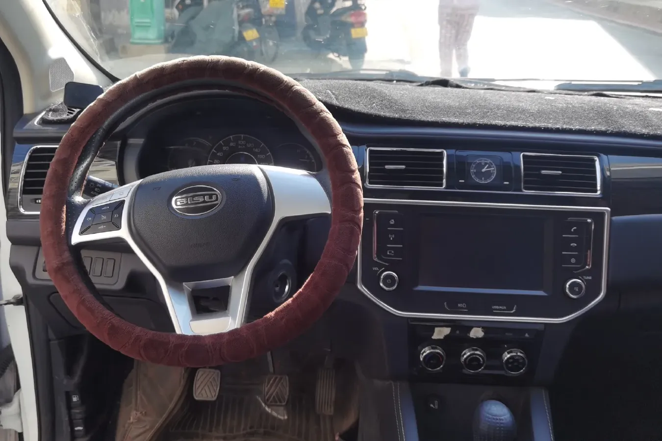 2017 BiSu M3 1.5L 114HP L4 5MT,autocango,china used car exporter,china ev exporter,chinese used car exporter,chinese used ev exporter