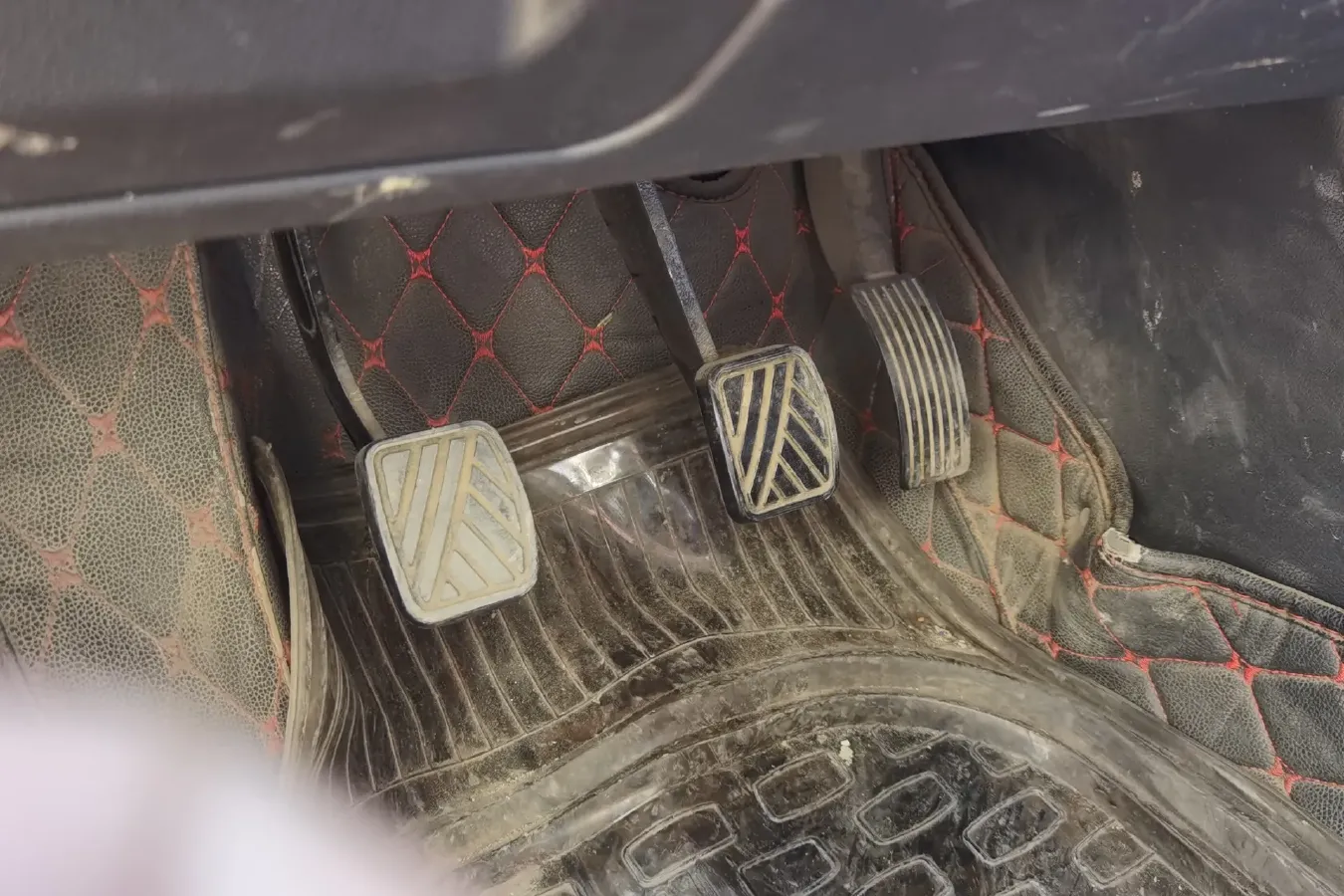 2017 BiSu M3 1.5L 114HP L4 5MT,autocango,china used car exporter,china ev exporter,chinese used car exporter,chinese used ev exporter