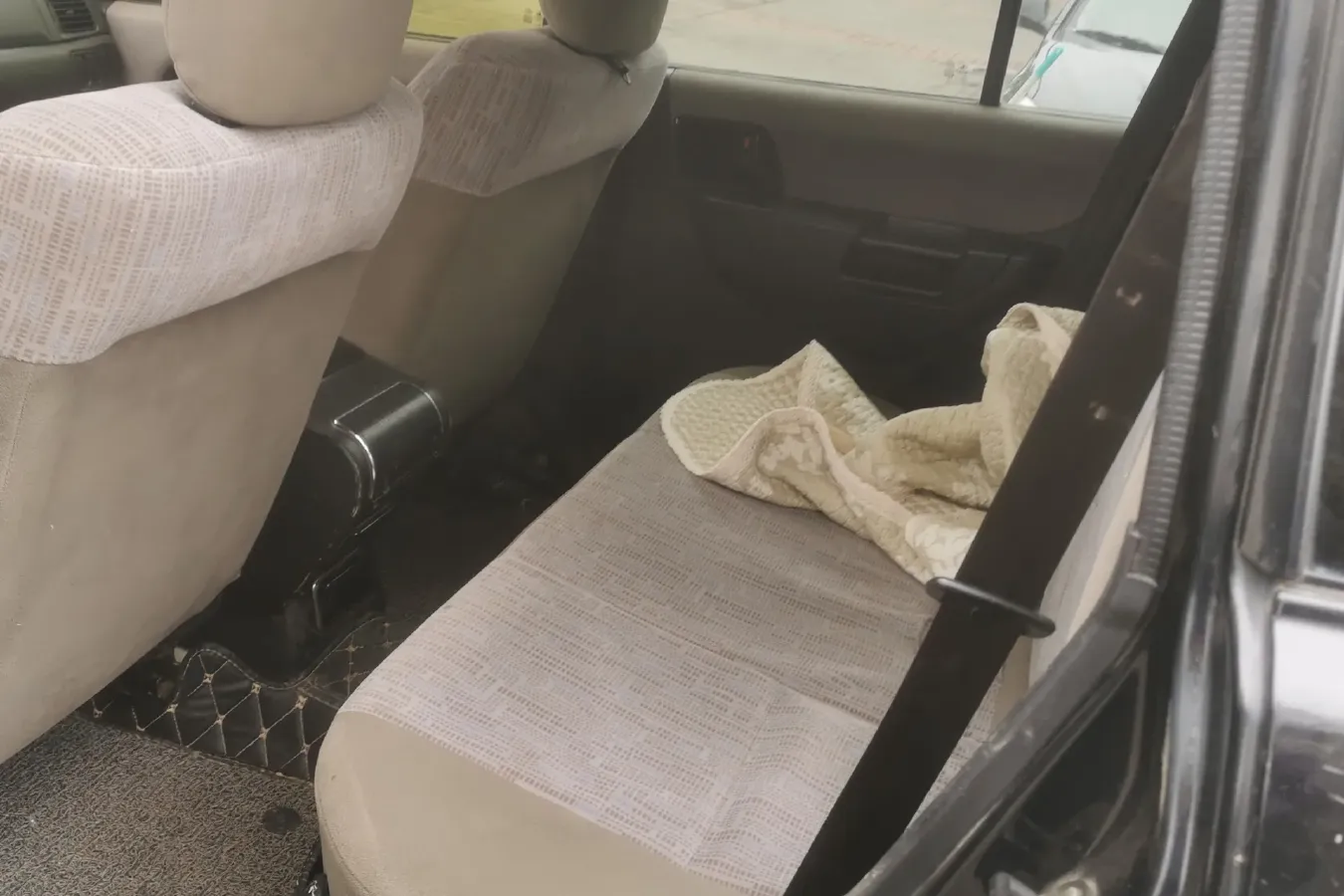 2010 Leopaard FeiTeng 2.0L 121HP L4 5MT,autocango,china used car exporter,china ev exporter,chinese used car exporter,chinese used ev exporter