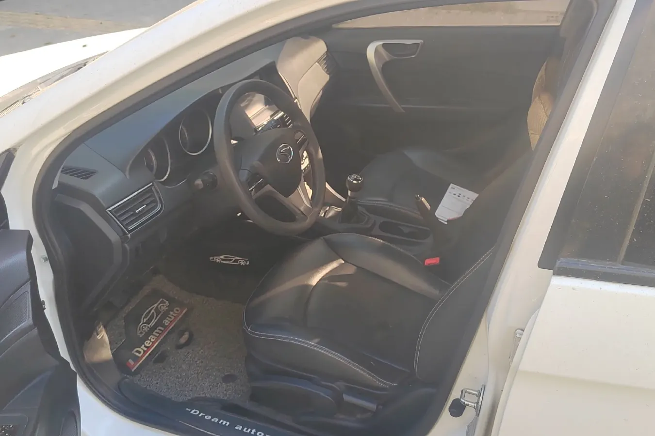 2014 Soueast V5 1.5L 120HP L4 5MT,autocango,china used car exporter,china ev exporter,chinese used car exporter,chinese used ev exporter