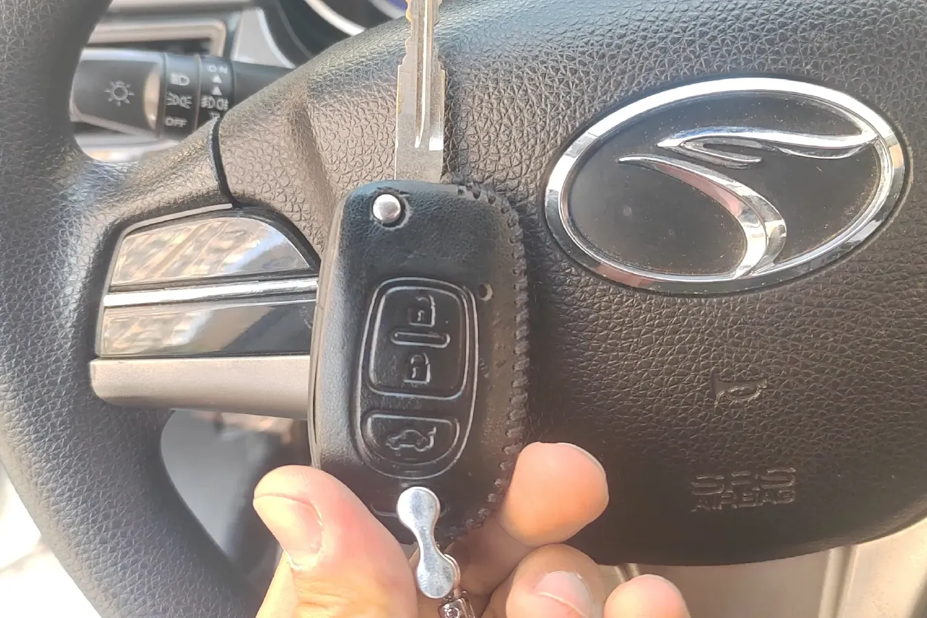 2014 Soueast V5 1.5L 120HP L4 5MT,autocango,china used car exporter,china ev exporter,chinese used car exporter,chinese used ev exporter