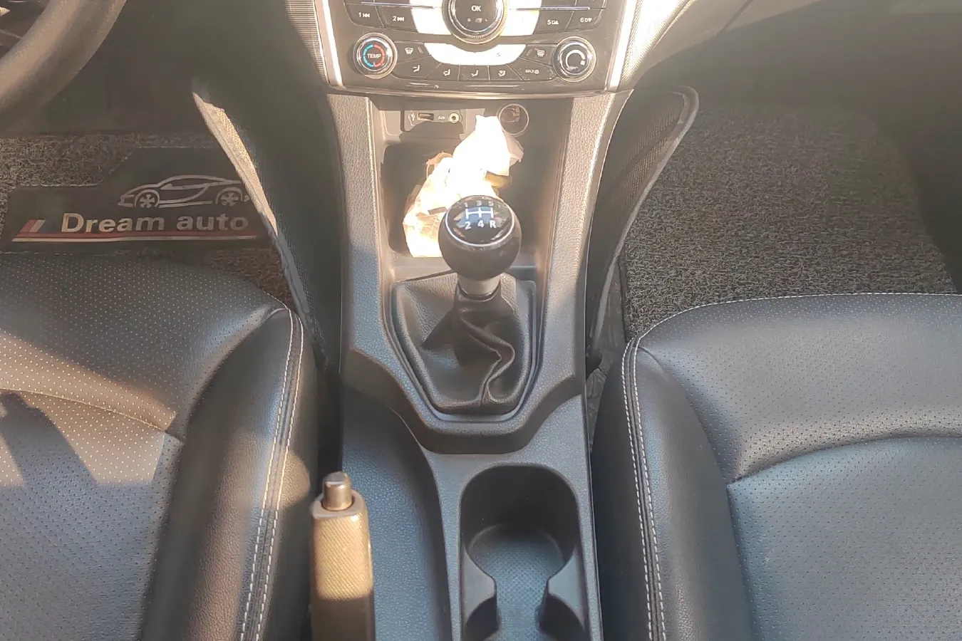 2014 Soueast V5 1.5L 120HP L4 5MT,autocango,china used car exporter,china ev exporter,chinese used car exporter,chinese used ev exporter