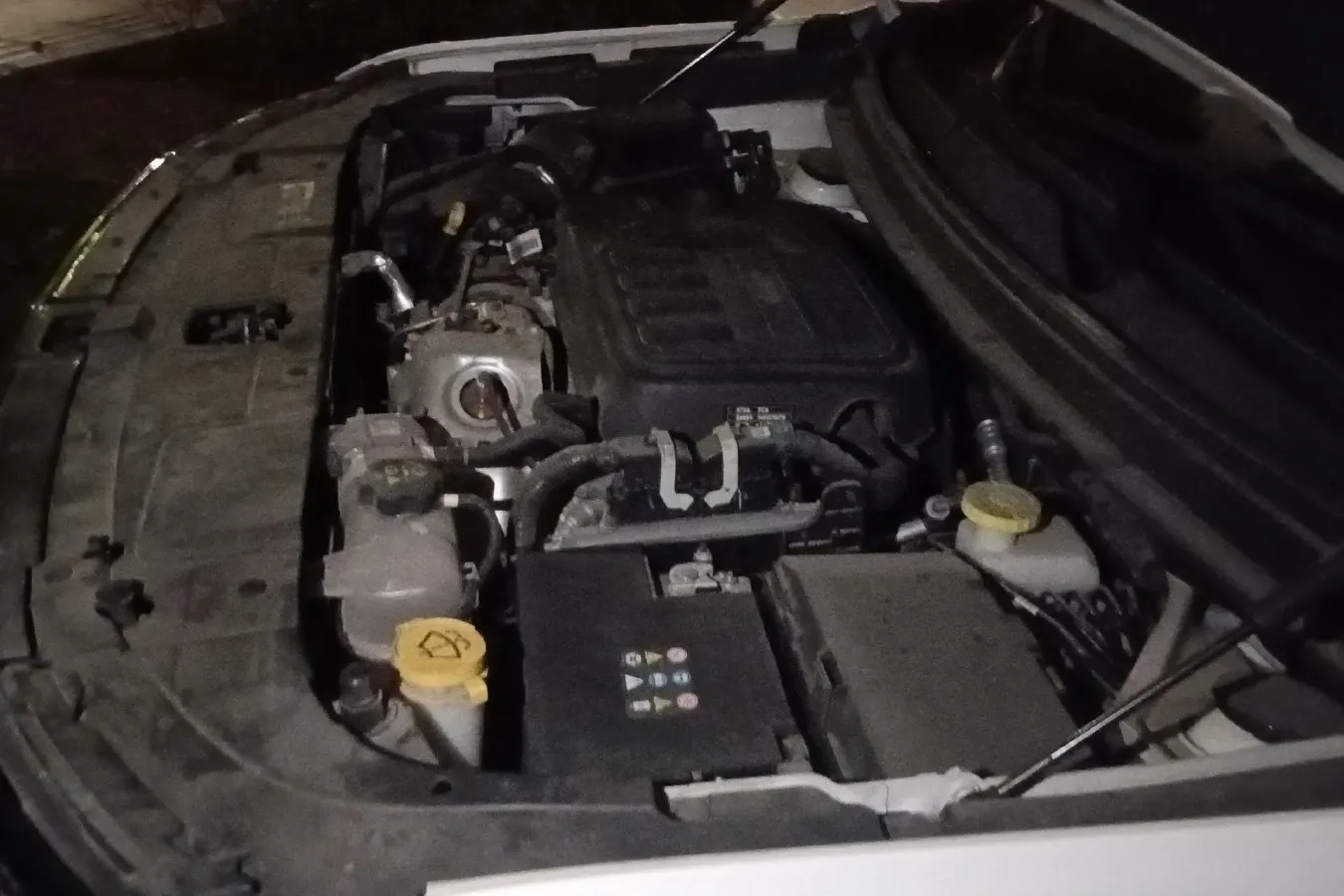 2018 Jeep Commander 2.0T 234HP L4 9AT,autocango,china used car exporter,china ev exporter,chinese used car exporter,chinese used ev exporter