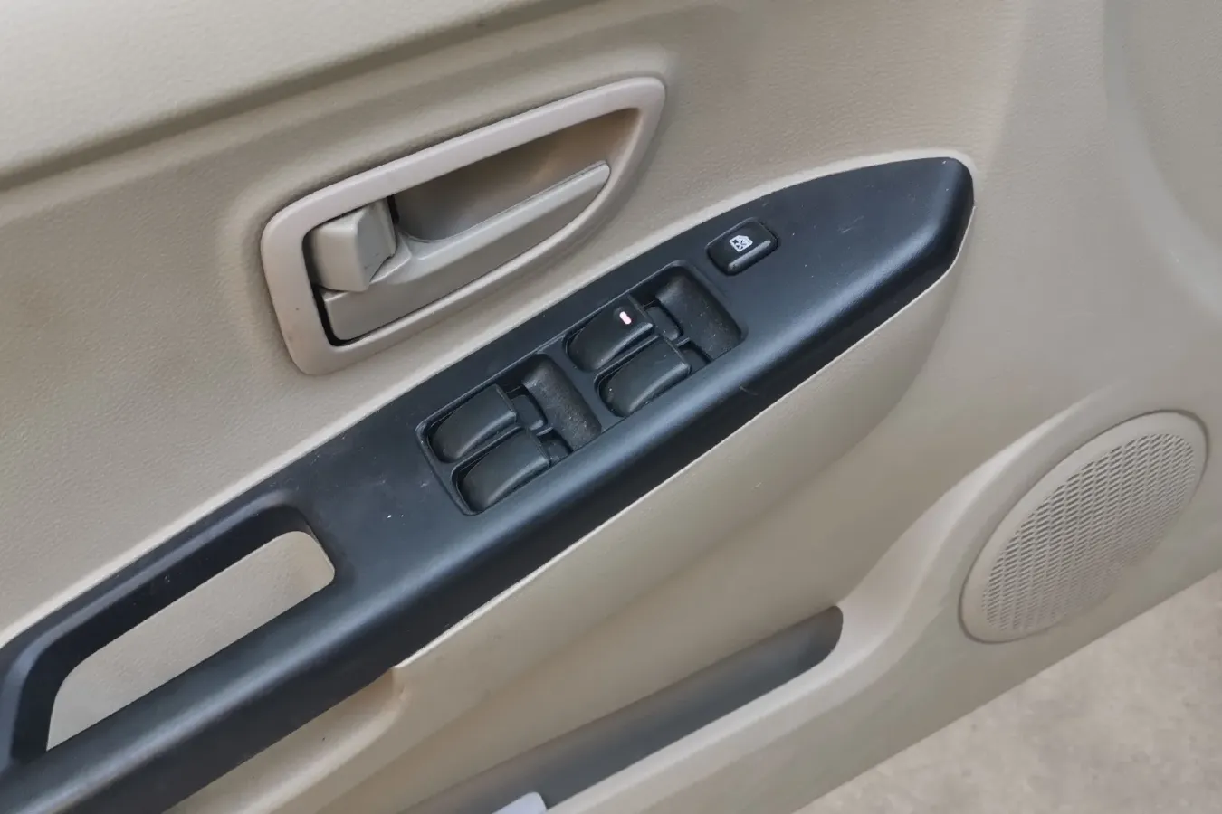 2012 Soueast V3 1.5L 120HP L4 5MT,autocango,china used car exporter,china ev exporter,chinese used car exporter,chinese used ev exporter