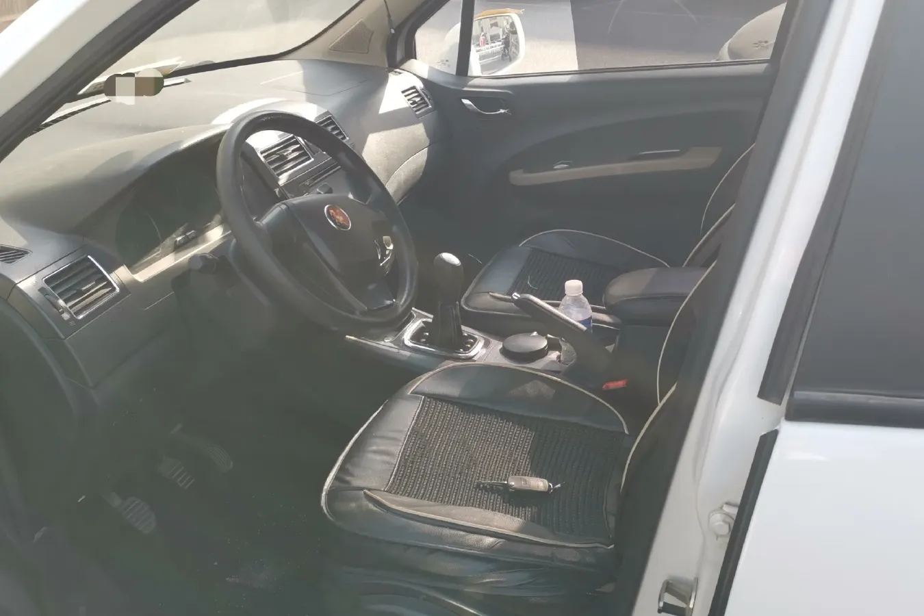 2015 DongFeng Forthing Joyear X3 1.5L 120HP L4 5MT,autocango,china used car exporter,china ev exporter,chinese used car exporter,chinese used ev exporter