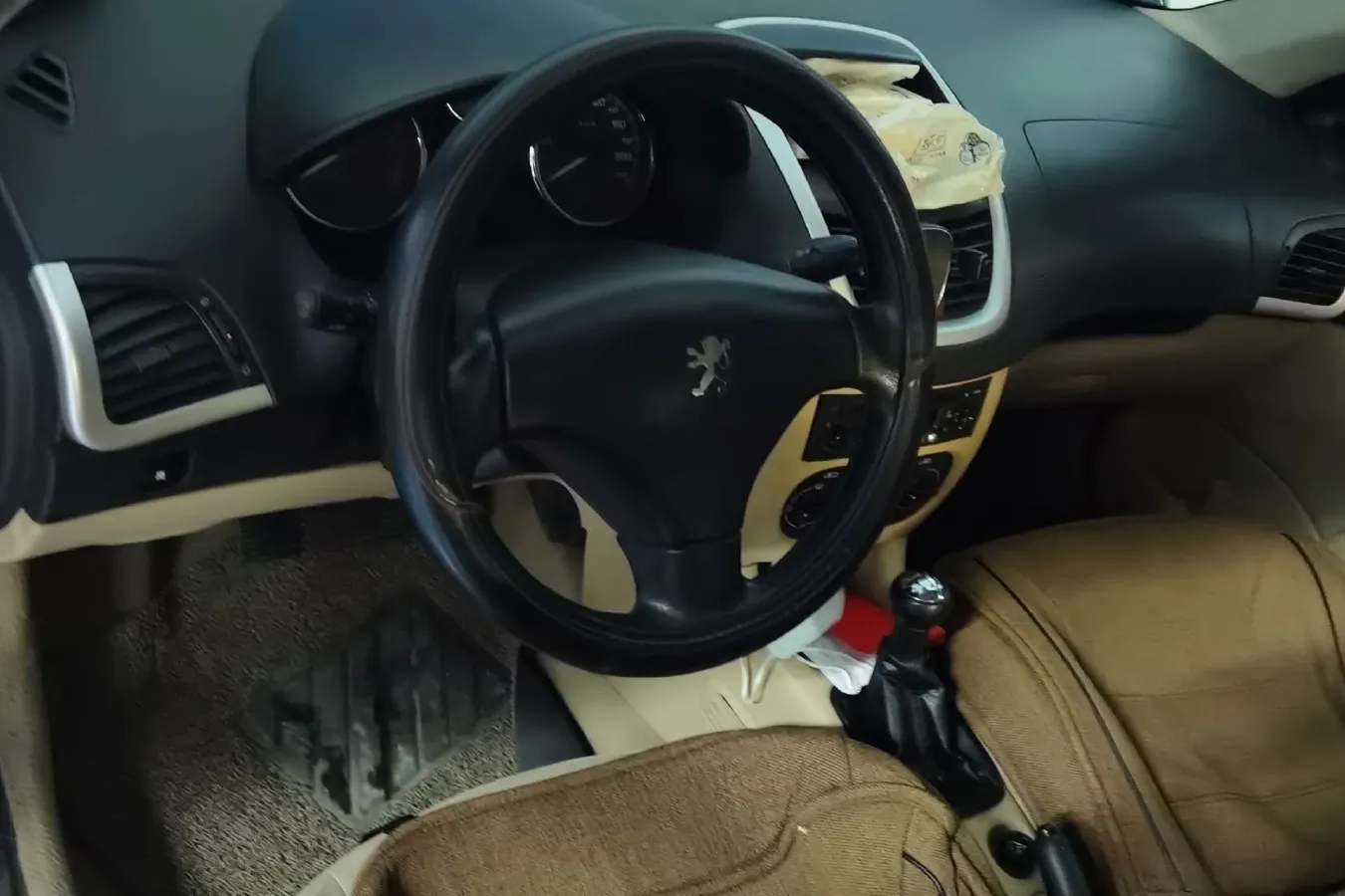 2010 Peugeot 207 1.4L 76HP L4 5MT,autocango,china used car exporter,china ev exporter,chinese used car exporter,chinese used ev exporter