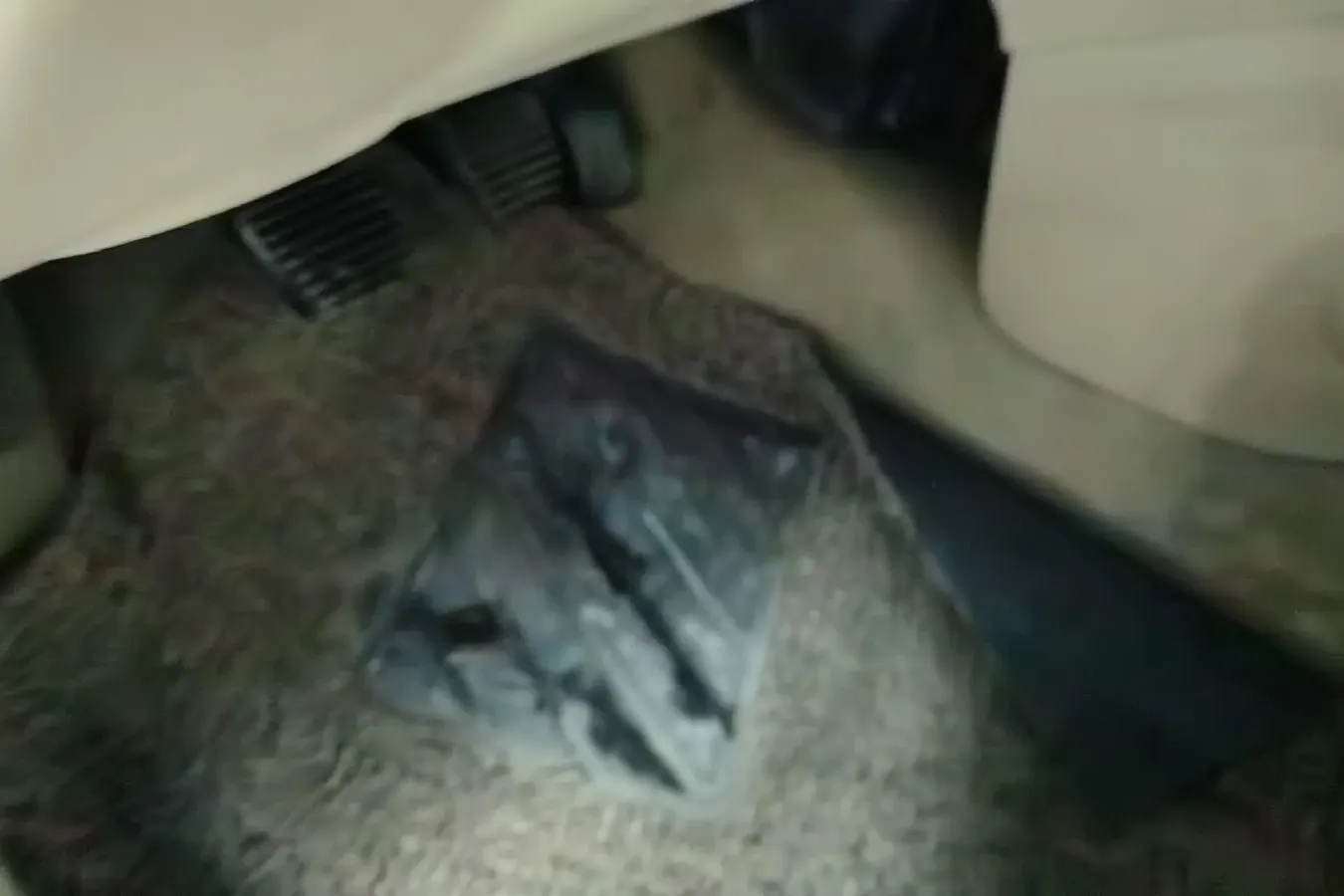 2010 Peugeot 207 1.4L 76HP L4 5MT,autocango,china used car exporter,china ev exporter,chinese used car exporter,chinese used ev exporter