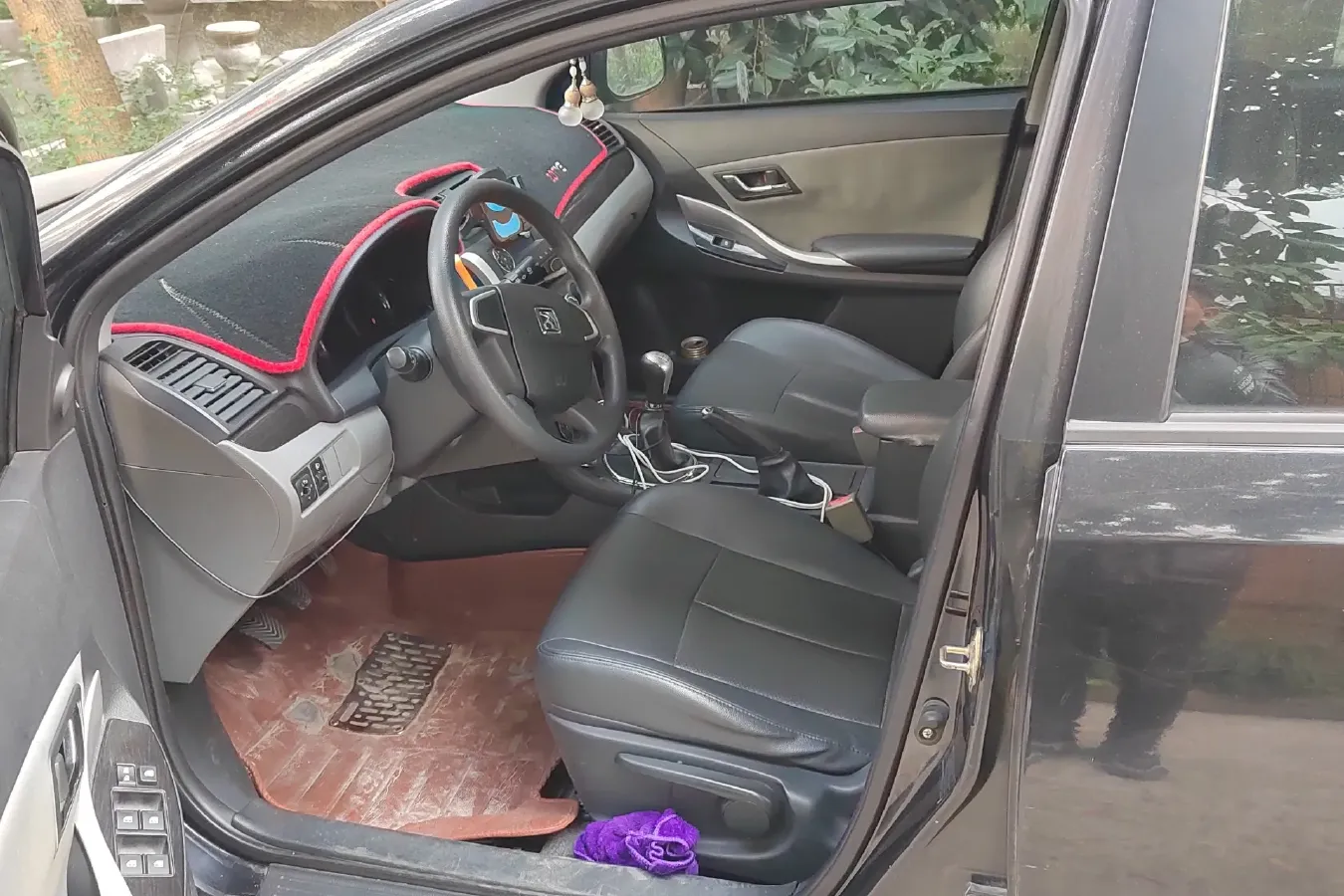 2014 Zotye Z300 1.5L 113HP L4 5MT,autocango,china used car exporter,china ev exporter,chinese used car exporter,chinese used ev exporter