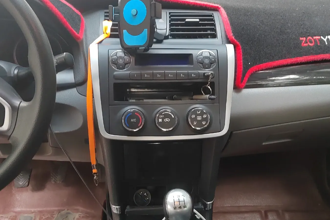 2014 Zotye Z300 1.5L 113HP L4 5MT,autocango,china used car exporter,china ev exporter,chinese used car exporter,chinese used ev exporter