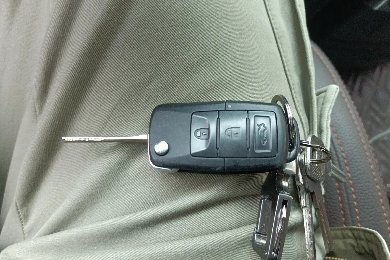 2021 DongFeng Forthing LingZhi Plus 2.0L 117HP L4 6MT,autocango,china used car exporter,china ev exporter,chinese used car exporter,chinese used ev exporter