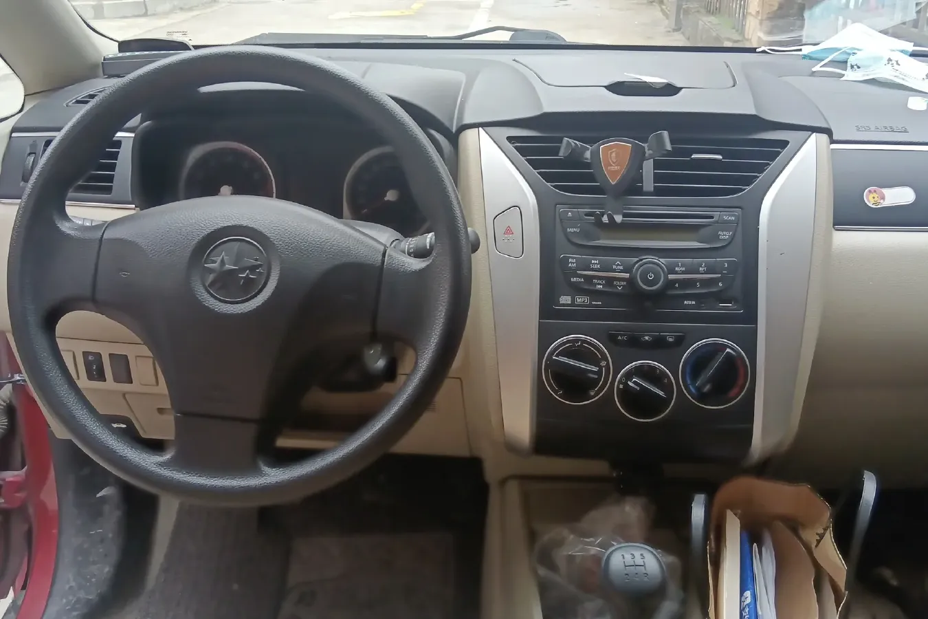 2012 Venucia R50 1.6L 117HP L4 5MT,autocango,china used car exporter,china ev exporter,chinese used car exporter,chinese used ev exporter