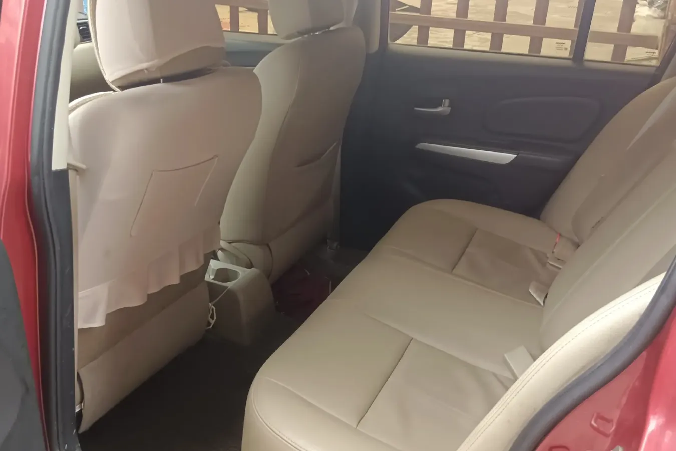 2012 Venucia R50 1.6L 117HP L4 5MT,autocango,china used car exporter,china ev exporter,chinese used car exporter,chinese used ev exporter