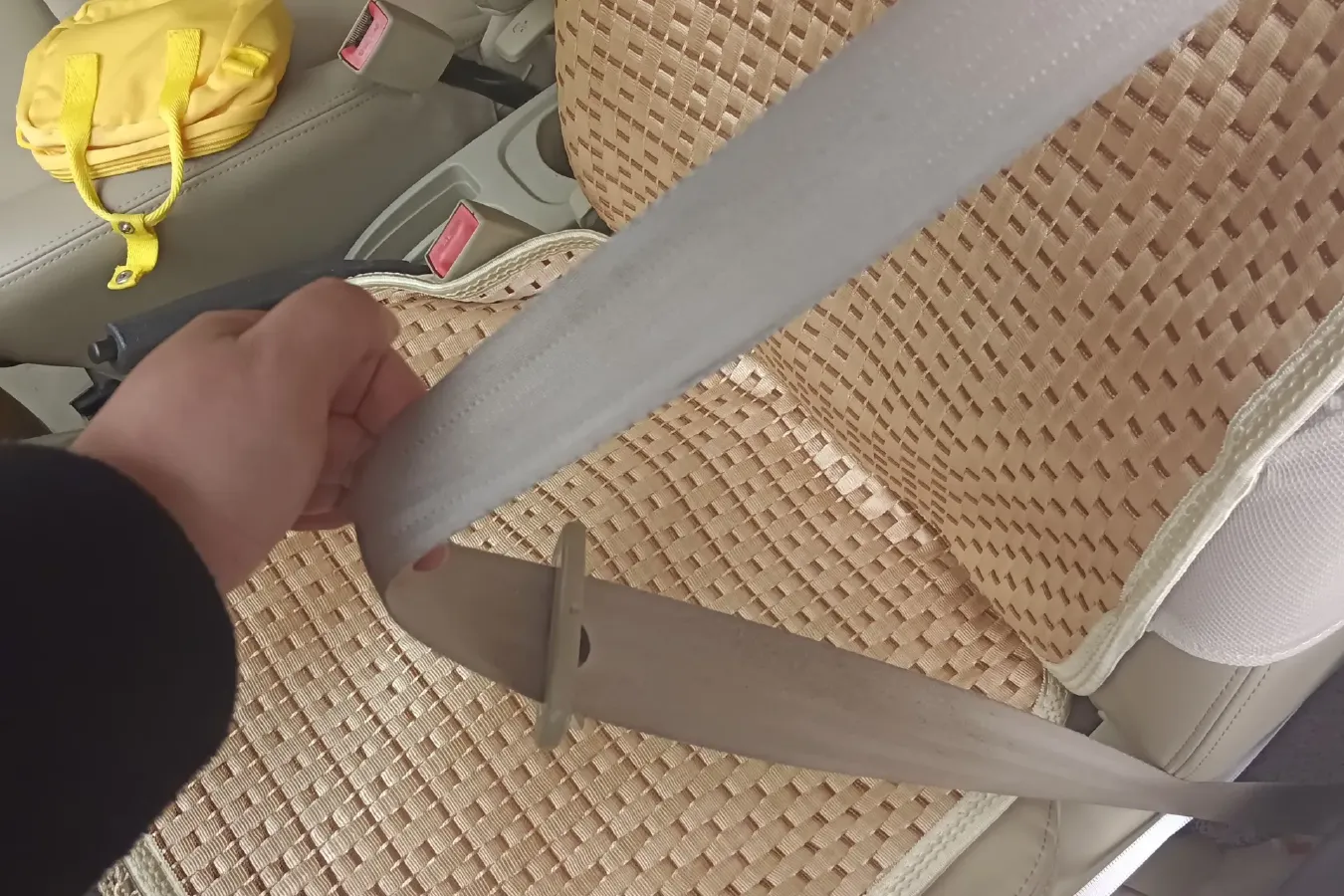 2012 Venucia R50 1.6L 117HP L4 5MT,autocango,china used car exporter,china ev exporter,chinese used car exporter,chinese used ev exporter