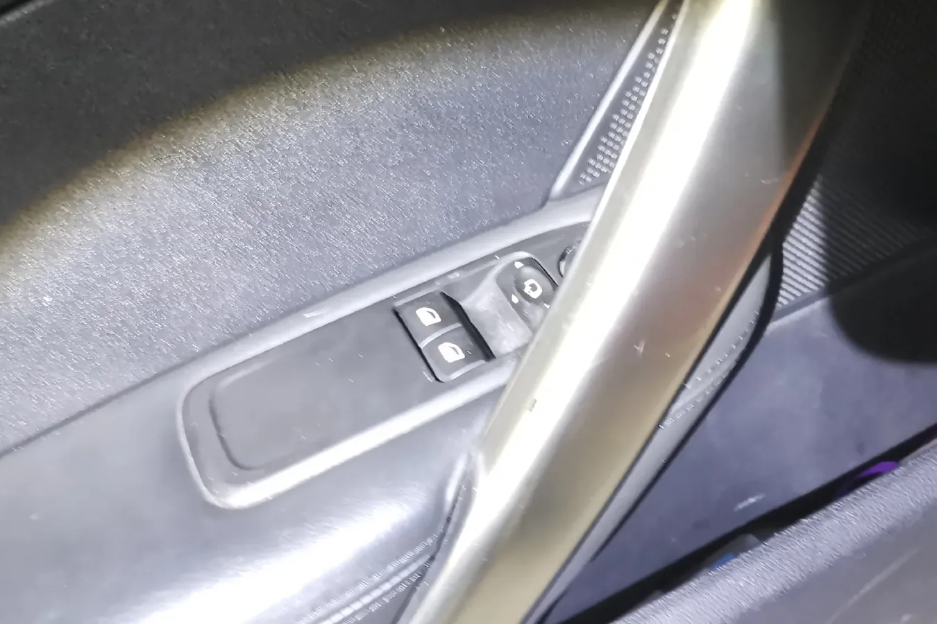 2011 Peugeot RCZ 1.6T 156HP L4 6AT,autocango,china used car exporter,china ev exporter,chinese used car exporter,chinese used ev exporter