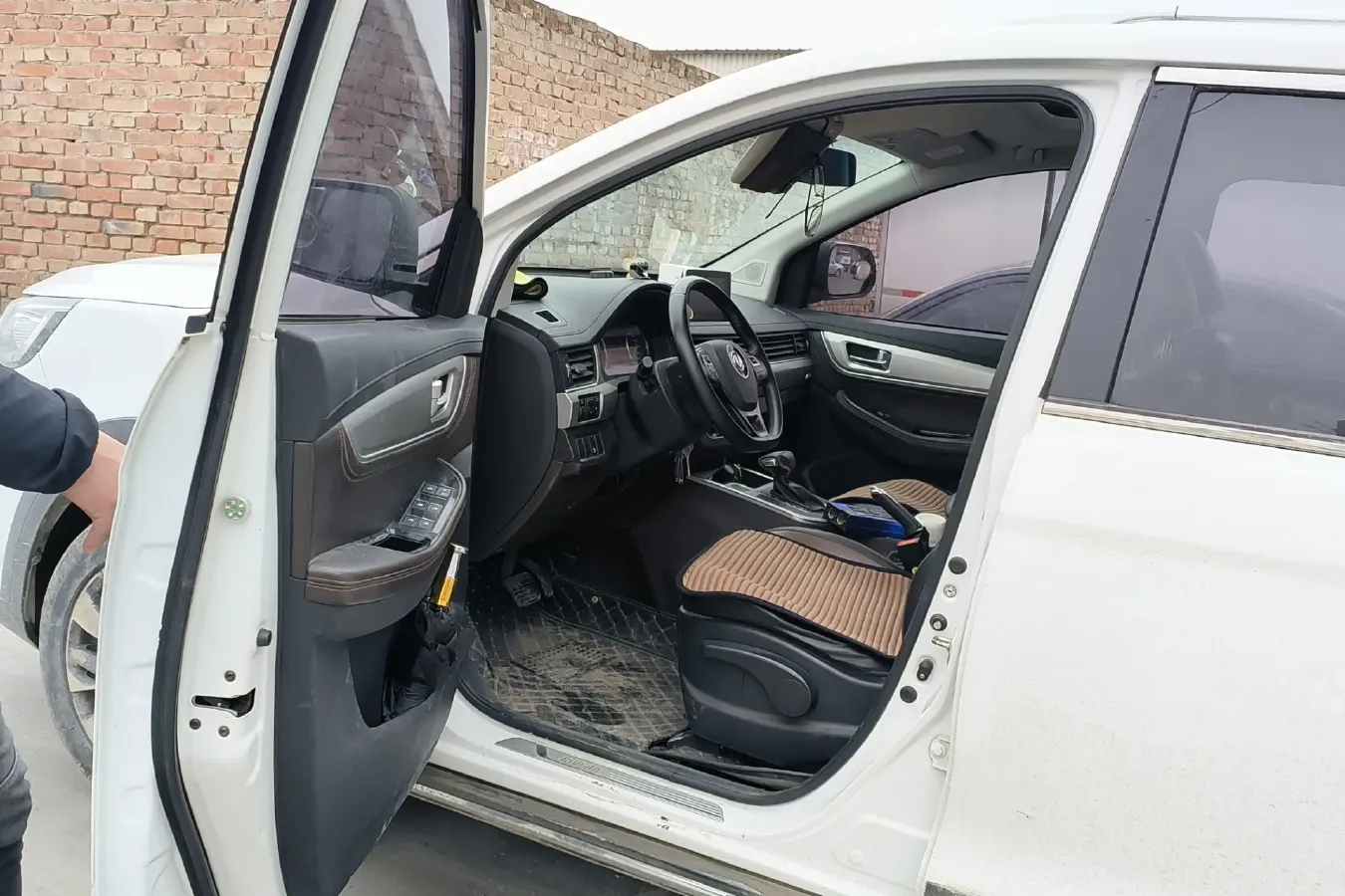 2017 DongFeng Forthing Joyear X6 1.5T 150HP L4 CVT,autocango,china used car exporter,china ev exporter,chinese used car exporter,chinese used ev exporter