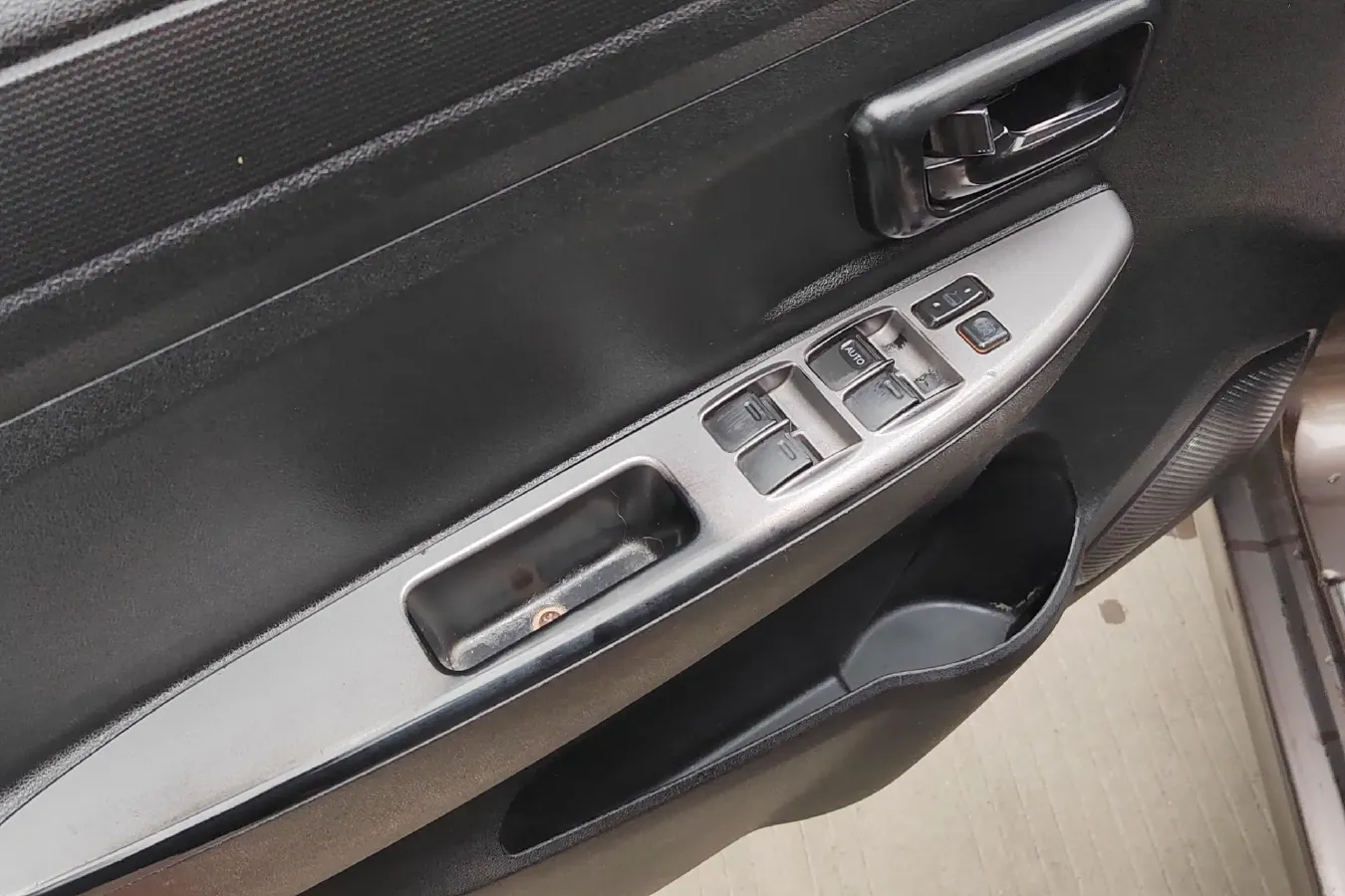 2014 DongFeng Fengon Fengon 330 1.5L 109HP L4 5MT,autocango,china used car exporter,china ev exporter,chinese used car exporter,chinese used ev exporter