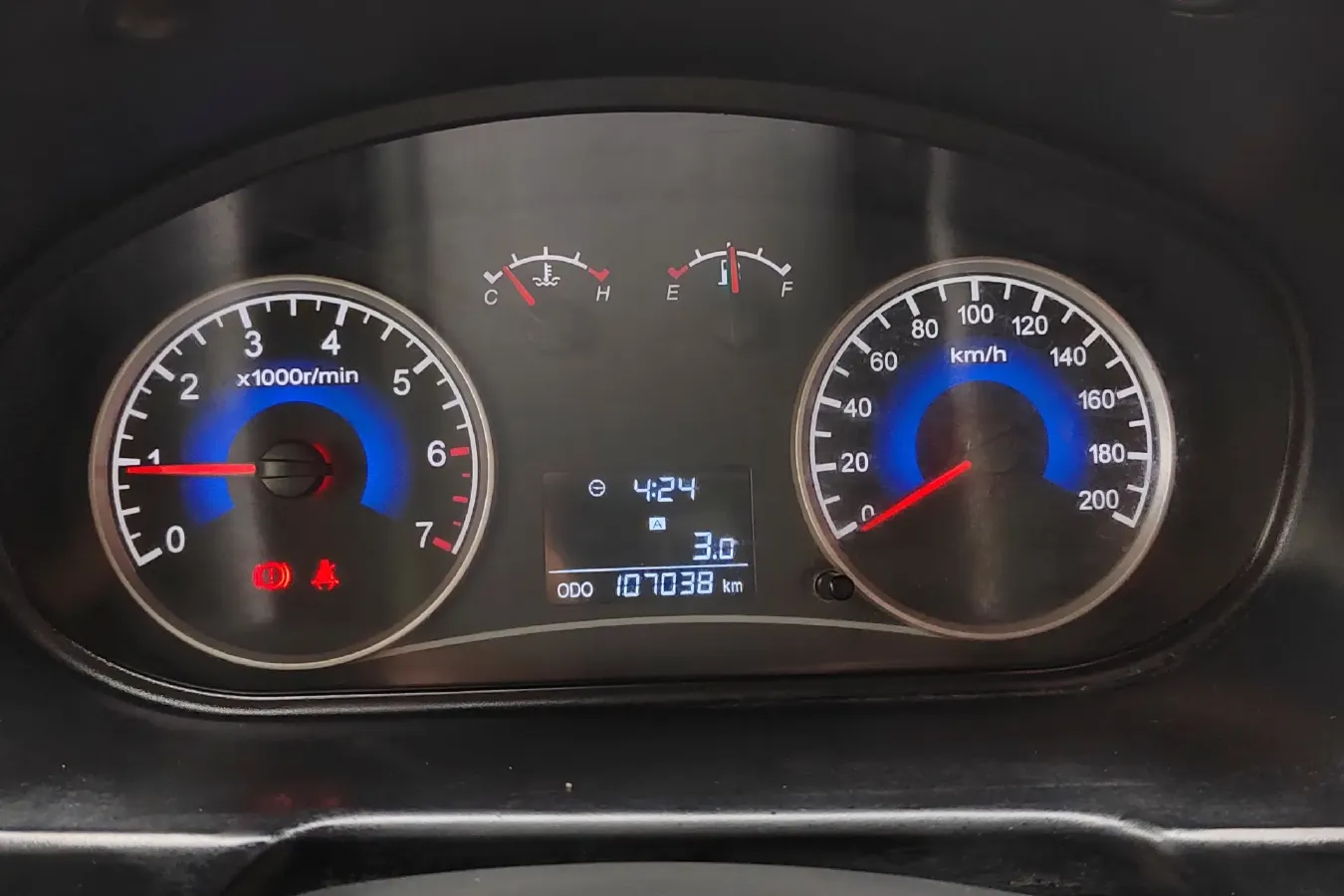 2014 DongFeng Fengon Fengon 330 1.5L 109HP L4 5MT,autocango,china used car exporter,china ev exporter,chinese used car exporter,chinese used ev exporter