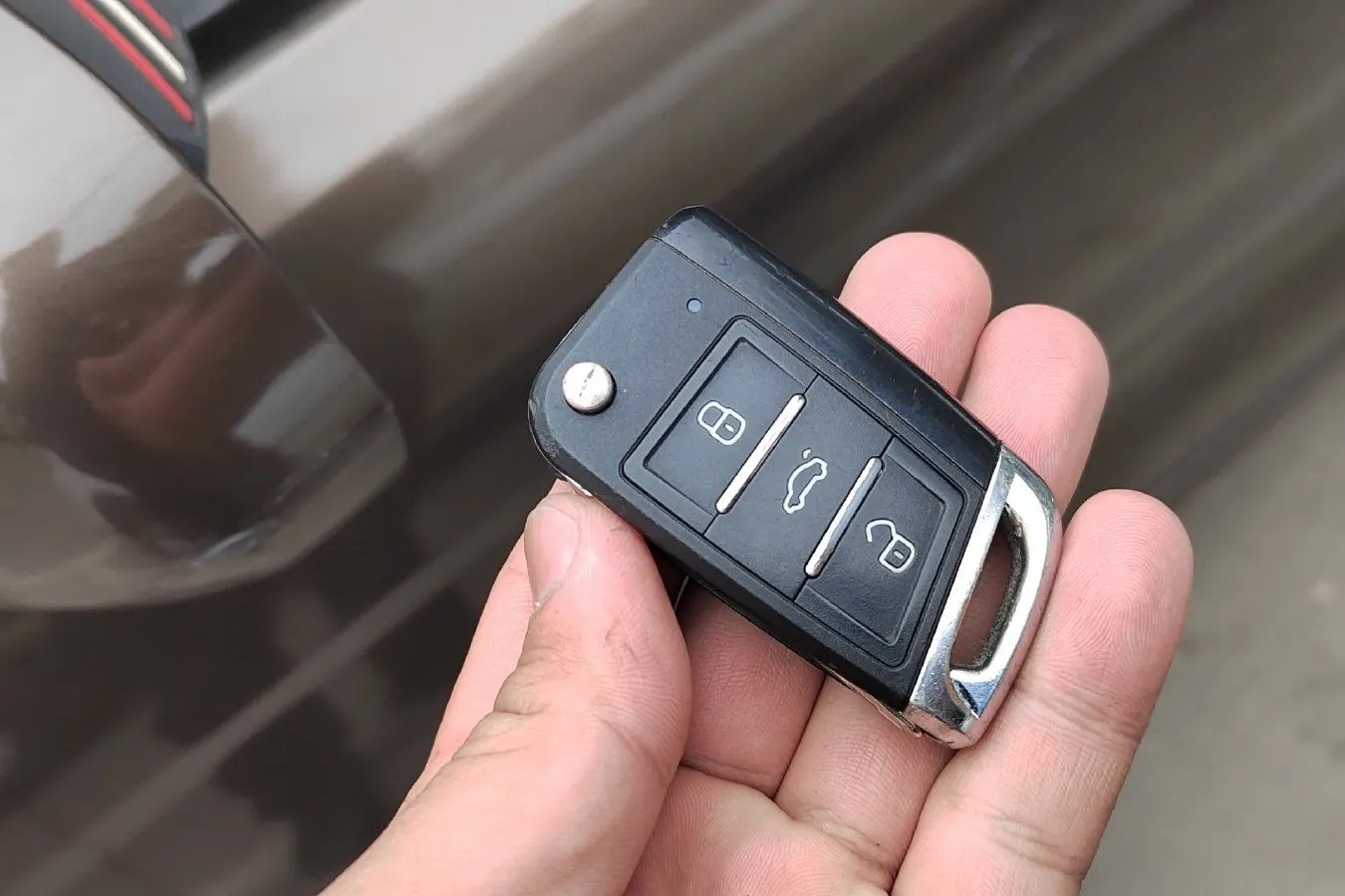 2014 DongFeng Fengon Fengon 330 1.5L 109HP L4 5MT,autocango,china used car exporter,china ev exporter,chinese used car exporter,chinese used ev exporter