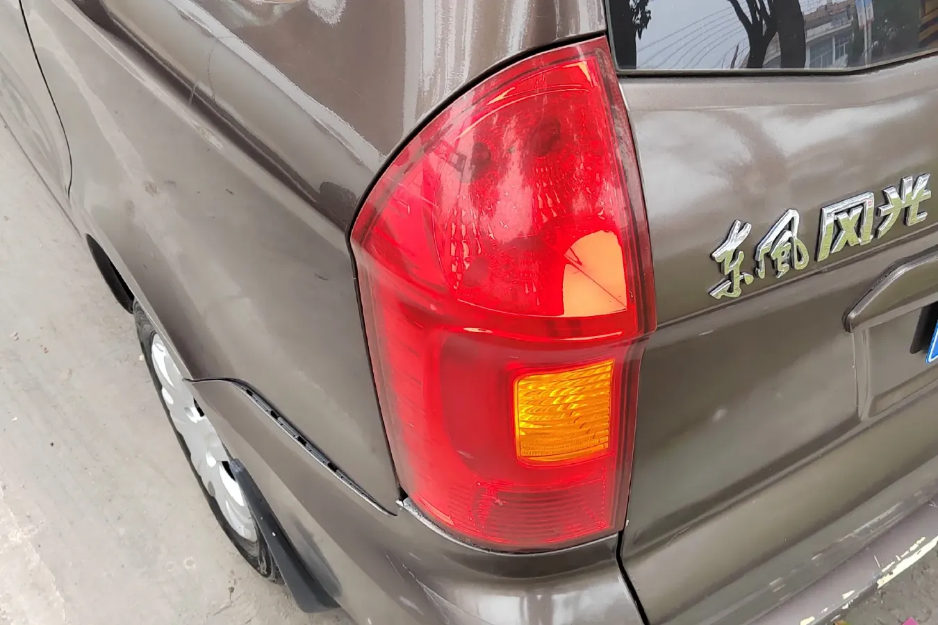 2014 DongFeng Fengon Fengon 330 1.5L 109HP L4 5MT,autocango,china used car exporter,china ev exporter,chinese used car exporter,chinese used ev exporter