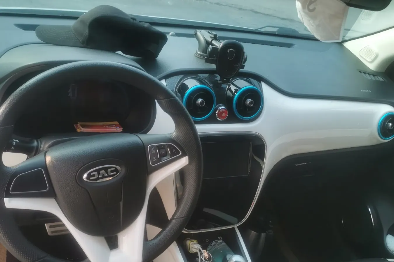 2017 JAC iEV7 BEV 24KWH,autocango,china used car exporter,china ev exporter,chinese used car exporter,chinese used ev exporter