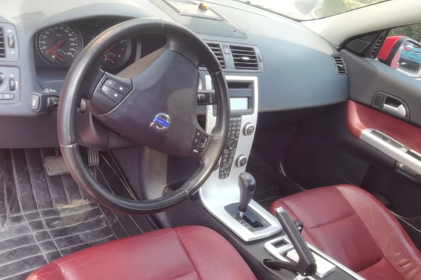 2012 Volvo C30 2.0L 145HP L4 6DCT,autocango,china used car exporter,china ev exporter,chinese used car exporter,chinese used ev exporter