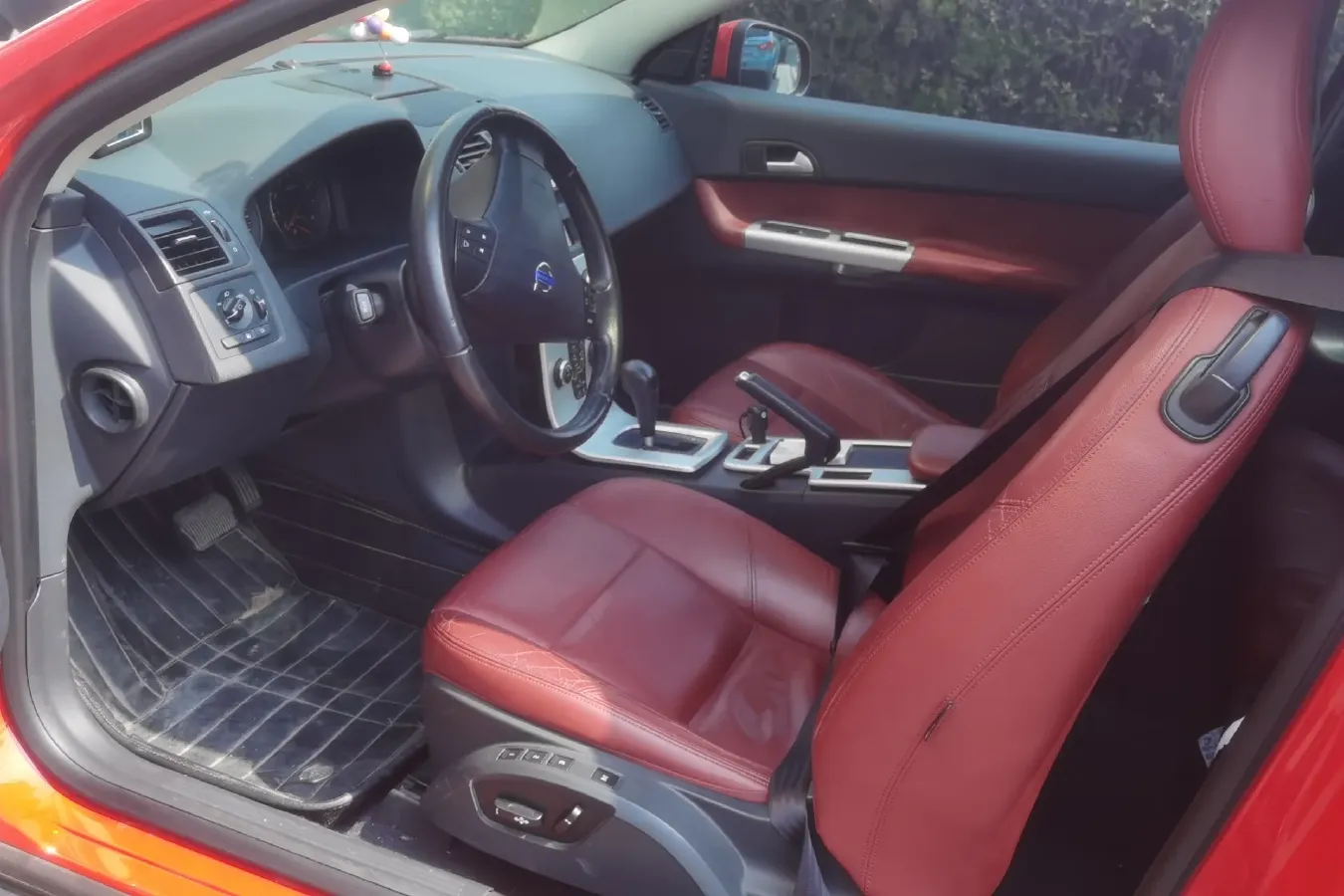 2012 Volvo C30 2.0L 145HP L4 6DCT,autocango,china used car exporter,china ev exporter,chinese used car exporter,chinese used ev exporter