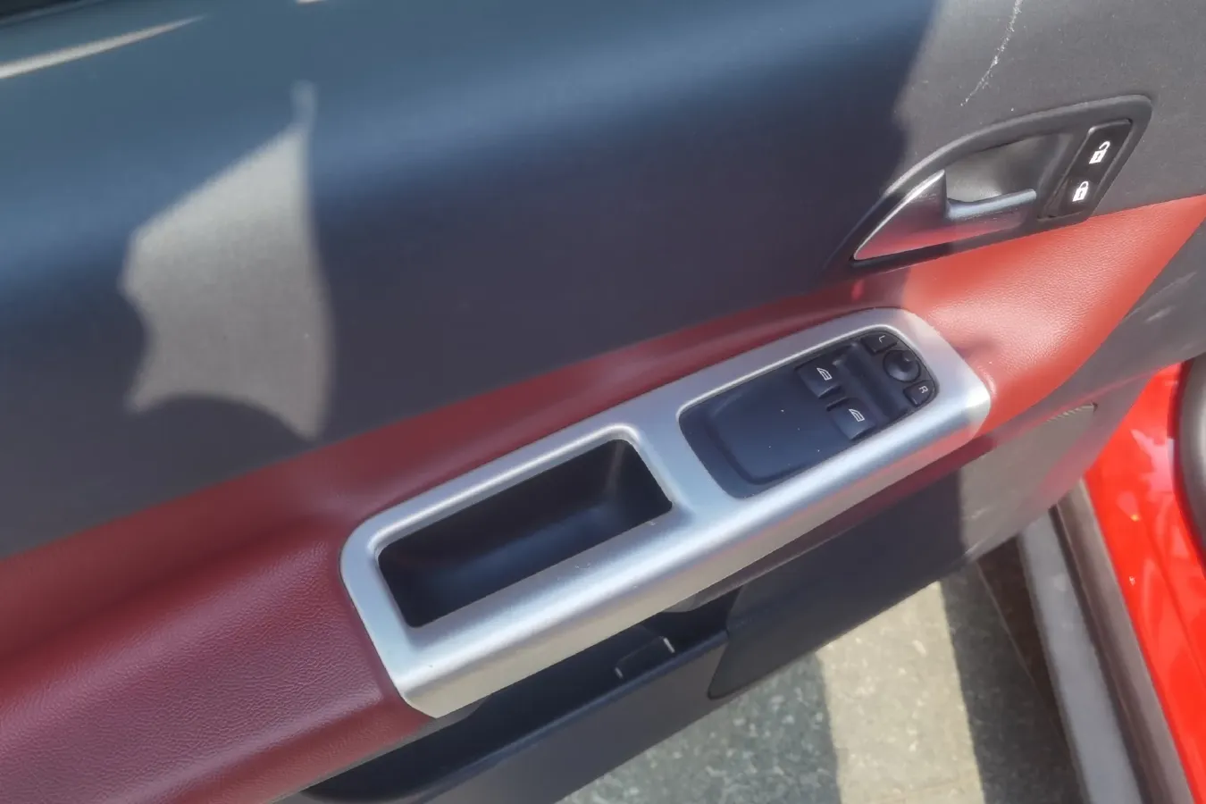 2012 Volvo C30 2.0L 145HP L4 6DCT,autocango,china used car exporter,china ev exporter,chinese used car exporter,chinese used ev exporter