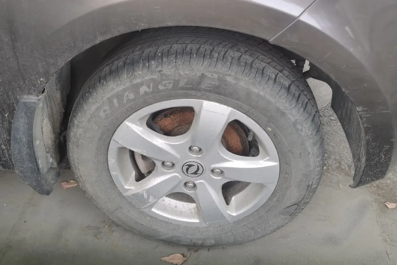 2014 DongFeng Fengon Fengon 330 1.5L 116HP L4 5MT,autocango,china used car exporter,china ev exporter,chinese used car exporter,chinese used ev exporter