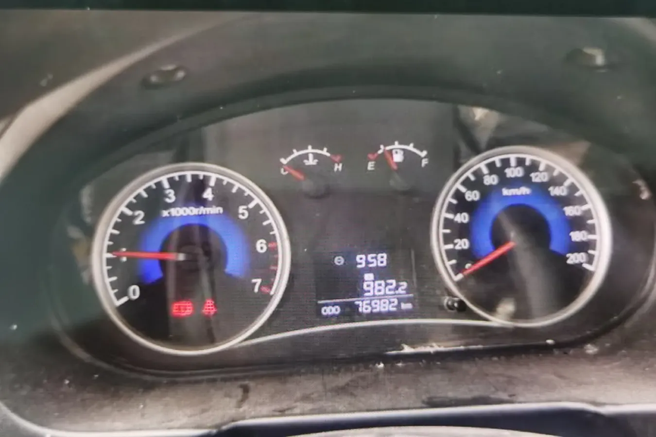 2014 DongFeng Fengon Fengon 330 1.5L 116HP L4 5MT,autocango,china used car exporter,china ev exporter,chinese used car exporter,chinese used ev exporter