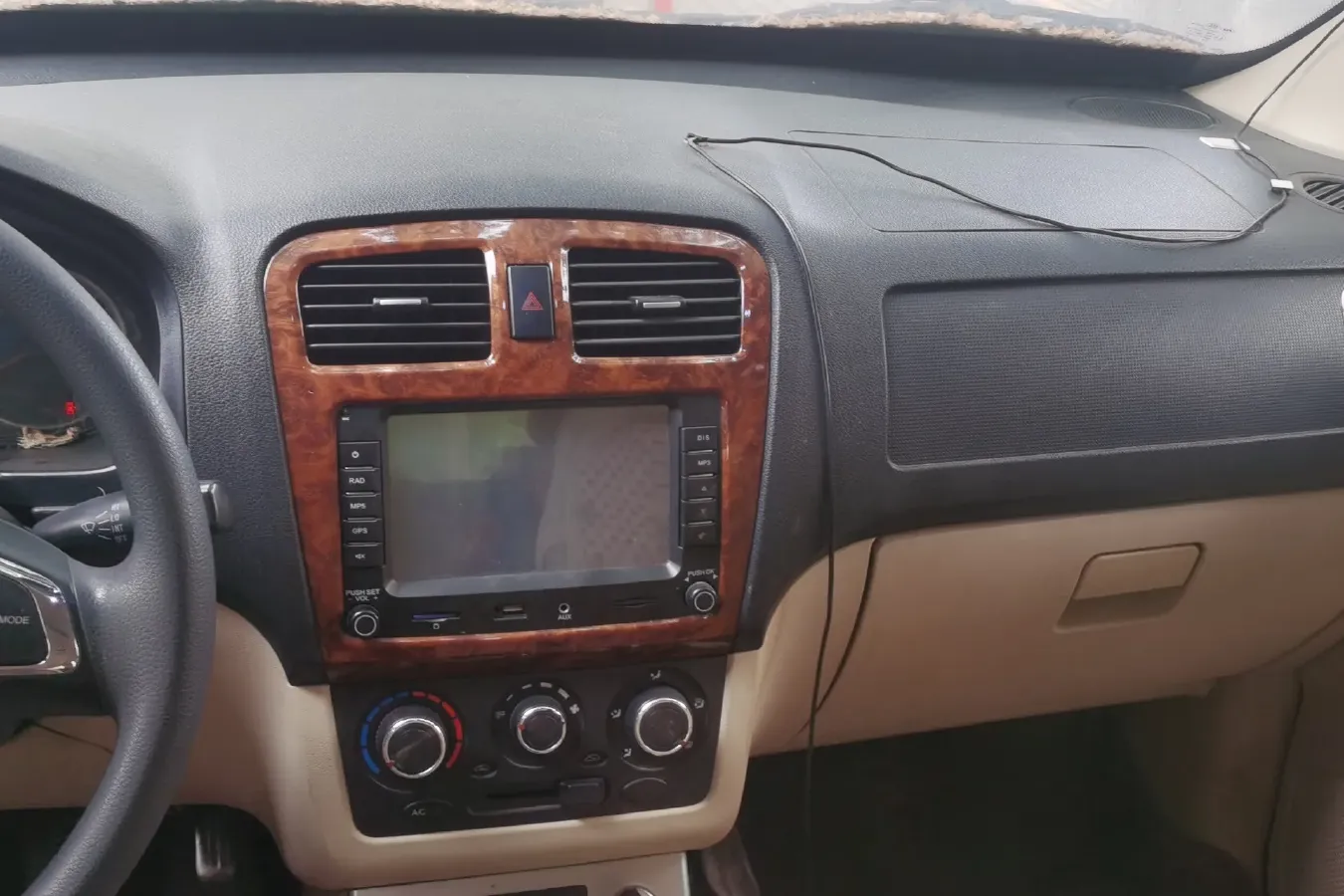 2014 DongFeng Fengon Fengon 330 1.5L 116HP L4 5MT,autocango,china used car exporter,china ev exporter,chinese used car exporter,chinese used ev exporter