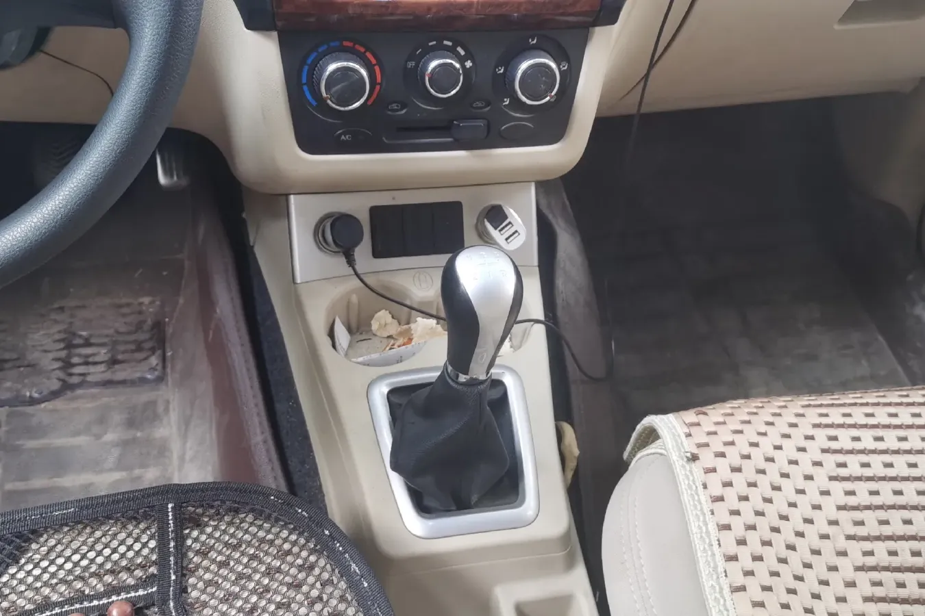 2014 DongFeng Fengon Fengon 330 1.5L 116HP L4 5MT,autocango,china used car exporter,china ev exporter,chinese used car exporter,chinese used ev exporter