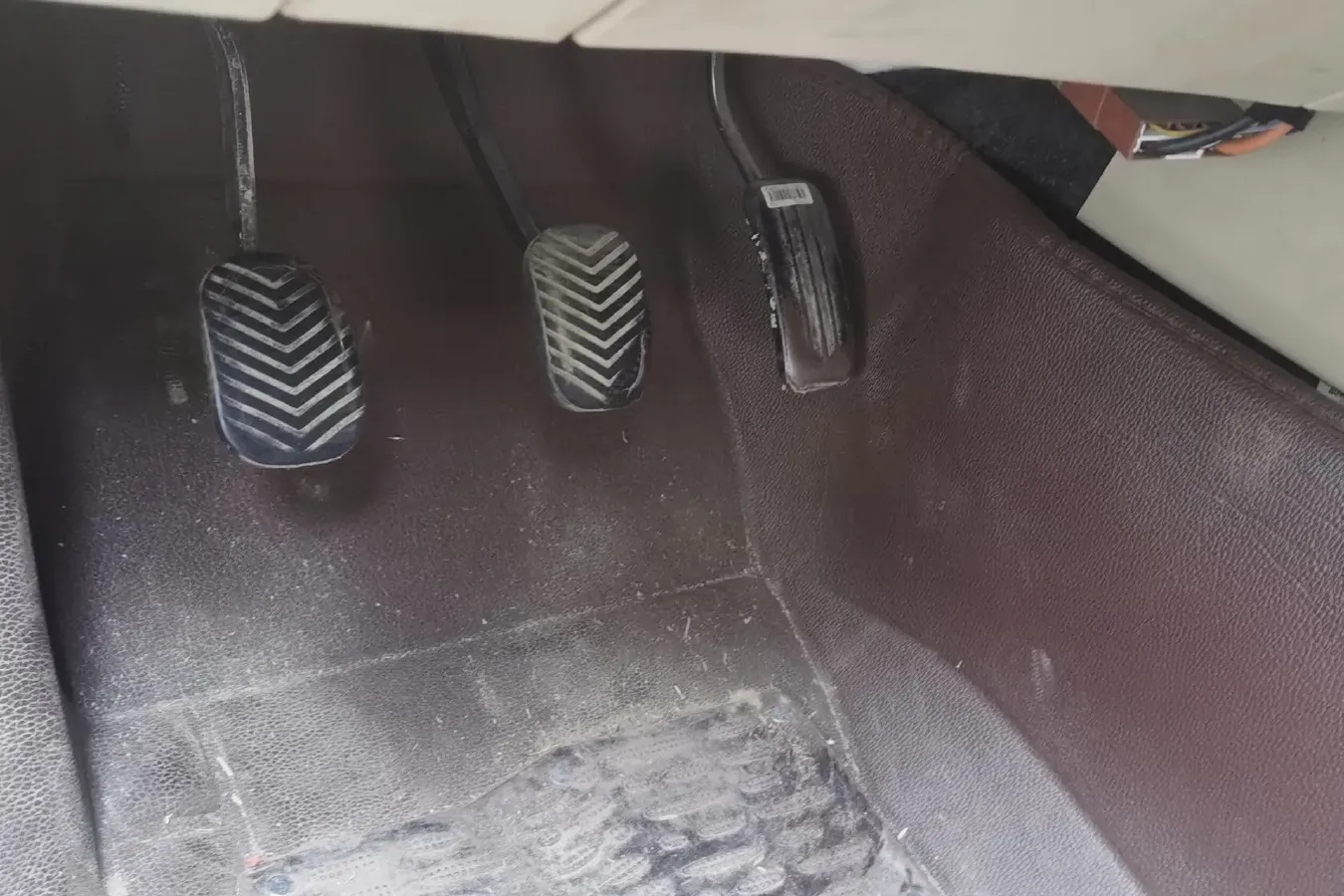 2014 DongFeng Fengon Fengon 330 1.5L 116HP L4 5MT,autocango,china used car exporter,china ev exporter,chinese used car exporter,chinese used ev exporter