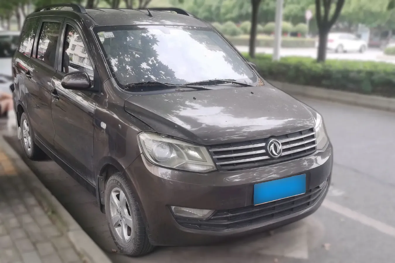 2014 DongFeng Fengon Fengon 330 1.5L 116HP L4 5MT,autocango,china used car exporter,china ev exporter,chinese used car exporter,chinese used ev exporter