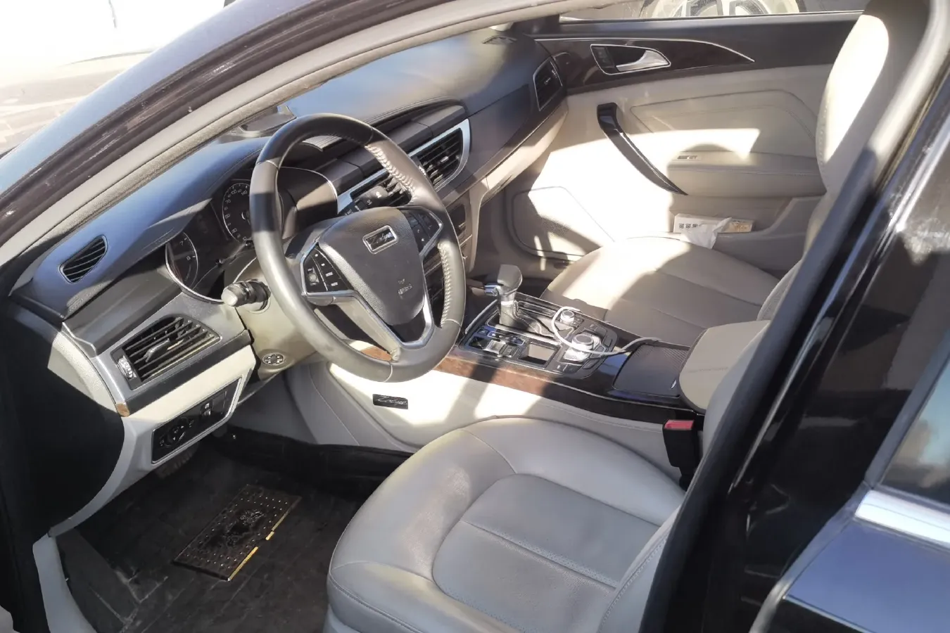 2016 Zotye Z700 1.8T 177HP L4 6DCT,autocango,china used car exporter,china ev exporter,chinese used car exporter,chinese used ev exporter