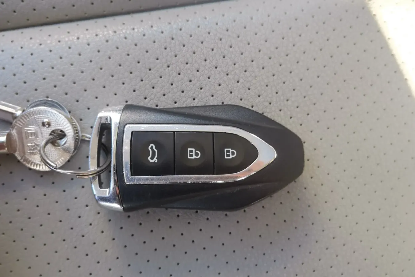 2016 Zotye Z700 1.8T 177HP L4 6DCT,autocango,china used car exporter,china ev exporter,chinese used car exporter,chinese used ev exporter